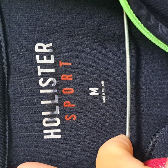 Hollister Sport Navy Blue/Green Quarter Zip Thumb Hole Pullover. Size Medium - Picture 9 of 10